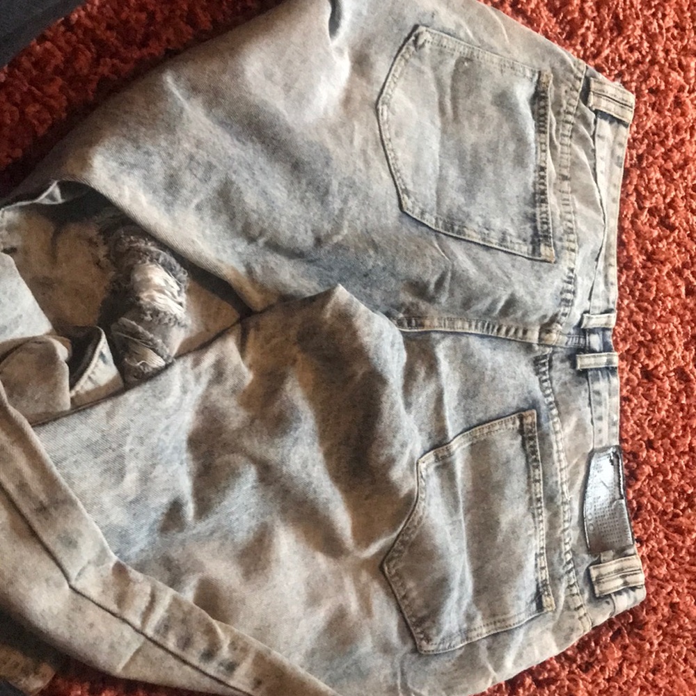 Jeans - Picture 2 of 3